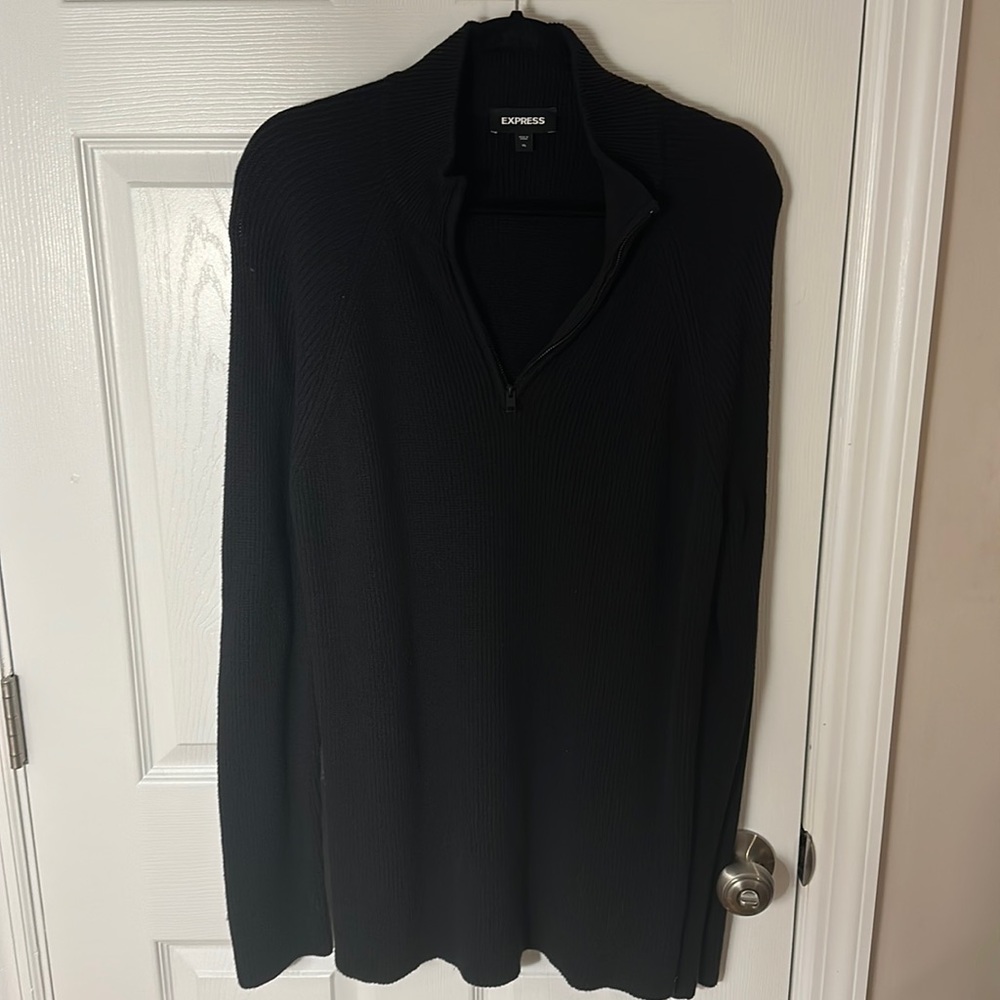 Men’s Quarter Zip Sweater NWOT